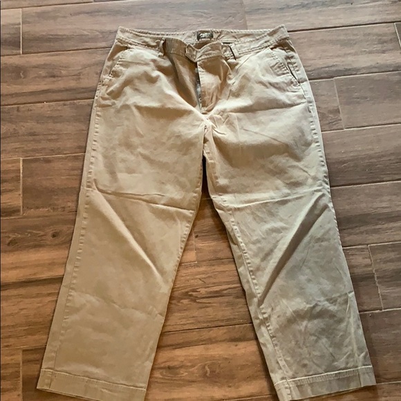 Eddie Bauer crop cotton capri pants Olive/Khaki - Picture 2 of 6